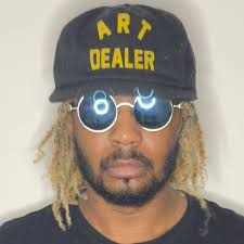 Mozo..., un puff broncoespasmodico de maldad, para la mesa 8. Y la cuenta...