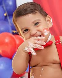 Cenário e roupa disponível. Buh “monstros S.A”