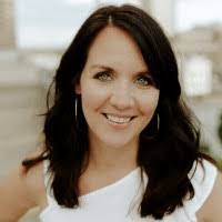 Shelly Snow's Instagram, Twitter & Facebook