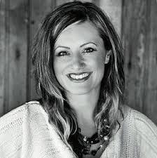 Nicki Knowles's Instagram, Twitter & Facebook