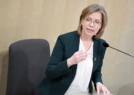 Österreichische bundesministerin für klimaschutz, umwelt, energie, mobilität, innovation und technologie. Bm Gewessler Fur Europaische Wende In Der Guterverkehrspolitik Eisenbahn Blog