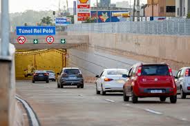 Acidentes recorrentes no Túnel Rei Pelé expõem falhas e reacendem debate sobre uso de tecnologia no trânsito do DF