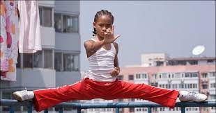 Amerika Serikat Masih Ingatkah Kalian Pada Film Lawas The Karate Kid Film Ini Tayang Pada 2010 Lalu Dan Karate Kid Jaden Smith Karate Kid Karate Kid 2010