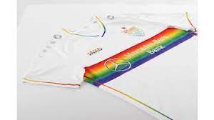 Sondertrikot des vfb stuttgart vfb stuttgart bietet das regenbogentrikot erneut an. Vfb Stuttgart Vfb Setzt Mit Sondertrikot Zeichen Fur Vielfalt