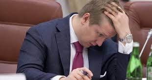 Она указала, что ежемесячная зарплата коболева составляет 2,082 миллиона гривен, а также премии в процентах к месячному и годовому окладам. Zarplata Glavy Naftogaza Za God Vyrosla Bolee Chem V 17 Raz Politika Tch Ua