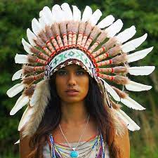 Despite omri's objections, little bear takes the chief's cape, headdress, bow and arrow. White Indian Chief Headdress 65cm Indian Headdress Novum Crafts
