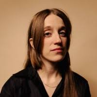 300+ "Sara Drake" profiles