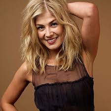 Rosamund pike will be guest at @jimmykimmel ! Rosamund Pike On Going From Bond Girl To Essex Girl For Made In Dagenham Mirror Online