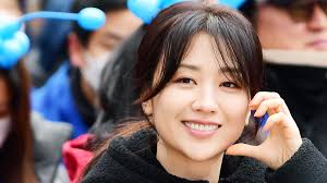 North Korea's "boxing hero" Bang Chul-mi reportedly told South Korea's Lim  Ae-ji to "fighting" befor..