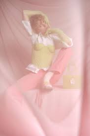 FEELING DAISY photographed Viola Halfar - LetKiss