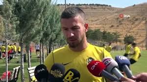 Bu takimi hedefledi̇ği̇mi̇z yerlere götüreceği̇z evkur yeni malatyaspor'a transfer olduğu için çok mutlu olduğunu dile getiren adem büyük ise, malatyaspor. Adem Buyuk Yeni Malatyaspor Da Oldugum Icin Mutluyum