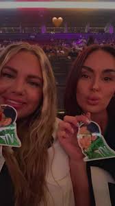 Krista Marzola-Dean (@kikimarzdean)