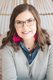 Sarah Maye's Instagram, Twitter & Facebook