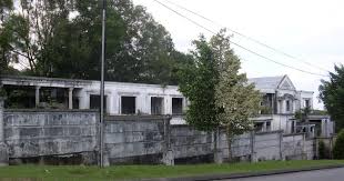 Ejensi saya bernaung, berdaftar dengan lembaga penilai, pentaksir dan ejen hartanah malaysia. Mona Fendi Song The Art Of Mike Mignola