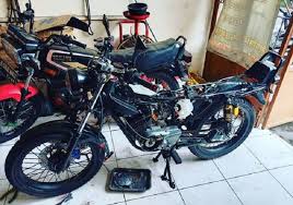 Harga yamaha rx king bekas tahun 1997 rp23.000.000. Rr Partshop Spesialis Restorasi Yamaha Rx King Biaya Suka Suka Motor Rongsokan Disulap Jadi Baru Motorplus