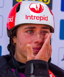 Olympiasiegerin Noemie Fox scheitert bei Kanuslalom-WM und bricht in Tränen  aus