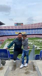 Leo started to cry and he could not. Caras Thiago Messi El Companero De Leo Para La Votacion En Las Elecciones Del Barcelona