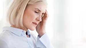 Während der hormonumstellungen in den wechseljahren leiden viele frauen unter unruhe, reizbarkeit und nervosität. Wechseljahresbeschwerden Typische Symptome Der Menopause