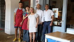 View menus and photo, read users' reviews and choose a restaurant near you. L Isle Jourdain Le Cafe Culturel L Ours Brun Devoile Son Programme D Aout Ladepeche Fr