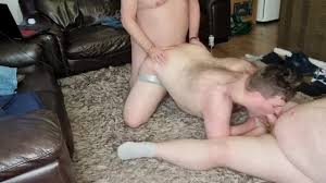 Opa fickt Twink, während er seinen Papa lutscht