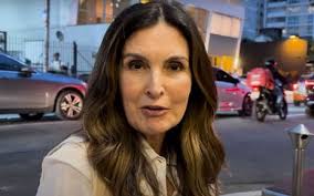 Catia Fonseca testa receita da internet, queima tudo e se revolta: 'Ficou  horrível!' · Notícias da TV