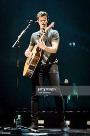 Canadian Singer Shawn Mendes Performs Live On Stage During A Concert At The Mercedes Benz Arena On May 3 2017 In Berlin G Hot Shawn Mendes Shawn Mendes Shawn