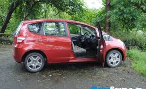 Honda jazz is priced competitively in the price range of rs. 2012 Honda Jazz Facelift Review Performance Specifications Price