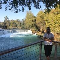 Irmak suları 5 metre yüksekliğinde falezlerden düşerek manavgat şelalesini oluşturmuşlardır. Manavgat Selalesi Restaurant Antalya Antalya