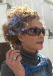 soantes: só visto: isabel soares, fumando a evidência