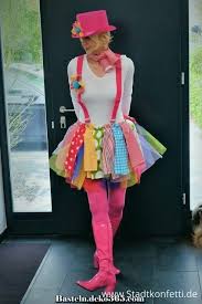 Last minute diy karnevalskostum flamingo rabe schwan oder. Adoffice Advisor Super Easy Diy Clown Last Minute Kostum Basteln Mit Kids