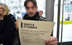Vediamo quando arriveranno tutti i pagamenti del reddito di cittadinanza nel 2021, mese per mese, a partire dai prossimi accrediti di marzo che inizieranno dal. Reddito Di Cittadinanza Piu Carte In Famiglia Con Limite Al Prelievo In Contanti Sky Tg24
