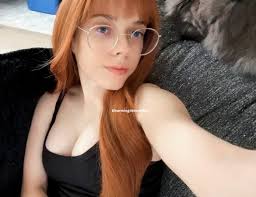 I give you a no makeup selfie. Happy Friday:)