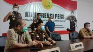 Buron kasus pembalakan liar adelin lis pada 2006 kabur ke china dan lolos dari upaya penangkapan setelah puluhan pengawalnya memukuli petugas kbri di beijing. Mengenal Siapa Adelin Lis Buron 10 Tahun Tertangkap Di Singapura