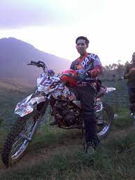 Concept paper example format : Pria Naik Tril Cowok Naik Motor Klx Pria Ini Dalam Perjalanan Menuju Bandung Menggunakan Moda Transportasi Kereta Corie Schuller