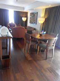 Ruang tamu luas tapi enggan memperbanyak sofa? Ruang Tamu Dan Meja Makan Picture Of Novotel Semarang Semarang Tripadvisor