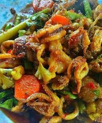 Kamu perlu memegang kepala kurita dan memerah tentakel secara ke bawah untuk menghilangkan lendir. Resepi Masakan Sotong Kurita
