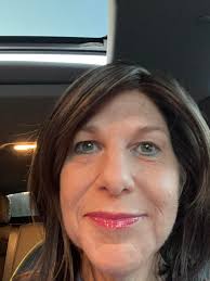 Cherry lip oil with the pink