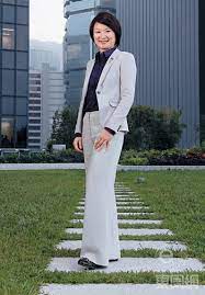 李慧琼 ， sbs ， jp （ 1974年 3月13號 —）係 香港立法會 議員（第四屆： 九龍西選區 ；第五屆至今： 區議會（第二）功能界別 ）， 九龍城區議會 議員， 民建聯 主席，鄉下係 廣東 南海 。. æŽæ…§ç¼è¦ªå­å¤©é¦¬è¡Œç©º è¦ªå­å¤©åœ° æ¯å¿ƒè‚æ±å'¨ç¶² æ±å'¨åˆŠå®˜æ–¹ç¶²ç«™