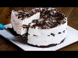 Se va decora prăjitura cu biscuiţii oreo. Va Deveni Desertul Preferat Garantat Cheesecake Cu BiscuiÈ›i Oreo FÄƒrÄƒ Coacere Cookrate Romania Youtube Sweets Oreo Cheesecake Oreo