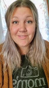 Lindsey Dewitt's Instagram, Twitter & Facebook