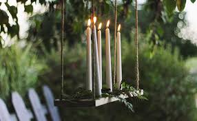 Un Chandelier Suspendu Diy Shake My Blog Bougies D Exterieur Eclairage Exterieur Bougies Suspendues
