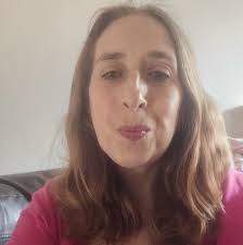 What are some current makeup tips and tutorials for a 47-year-old woman  with lines around her eyes and forehead?