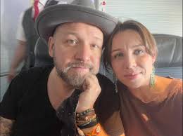 Headed east with my baby (Tom Landa) for Folk Music Ontario, followed by  OSAK in Regina, this weekend. We'll meet up with the rest of Locarno  tomorrow to make some noise and