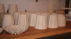 Seramik fırınlarının bir kısmı ev tipi elektrik voltajına uygunken bazı modeller için trifaze elektrik gerekebilir. Isin Ehli 2 Seramik Atolyeleri Ekonomi Haberleri