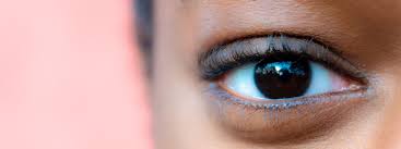 Dry Eyelids Here S Exactly How To Treat Them According To Dermatologists Self