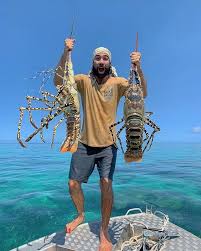 Adreno Spearfishing On Instagram Found A Lagoon And Wrangled These Two Crays 5kg 4 6kg The Biggest We Ve Ever Come Acr Spearfishing Fish Best Fishing