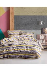 Tek kişilik nevresim takımları 24 ürün bulundu. Enlora 100 Dogal Pamuk Nevresim Takimi Tek Kisilik Pavlina Kombin Ucgen Sari Gri Lorenya Lorenya