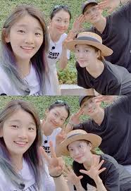 He's the oldest of 3 children in the family, with 2 brothers who are 3 and 8 years younger than him respectively. Democratic Reform This Brother Is Park So Dam Park Seo Joon And Three Meals A Day Reunion Celebratory Photo