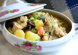 Kaldu ayam kampung bisa dibuat beragam sup yang bervariasi, resep kali ini cukup menambahkan kembang tahu saja ditambah dengan ayam kampungnya sendiri tentunya. Sup Ayam Kampung Dapur Tanpa Sempadan