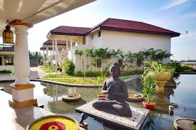 12 Hotels In Pondicherry Near The Beach For All Budgets Pondicherry India Travel Places Beachfront Hotels